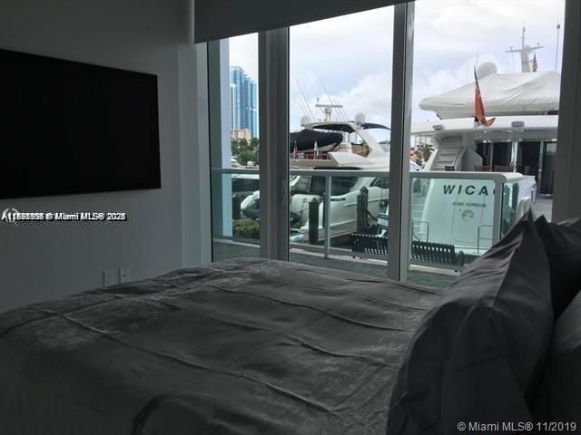 For Sale: $890,000 (2 beds, 3 baths, 1314 Square Feet)