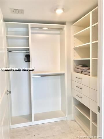 For Sale: $890,000 (2 beds, 3 baths, 1314 Square Feet)