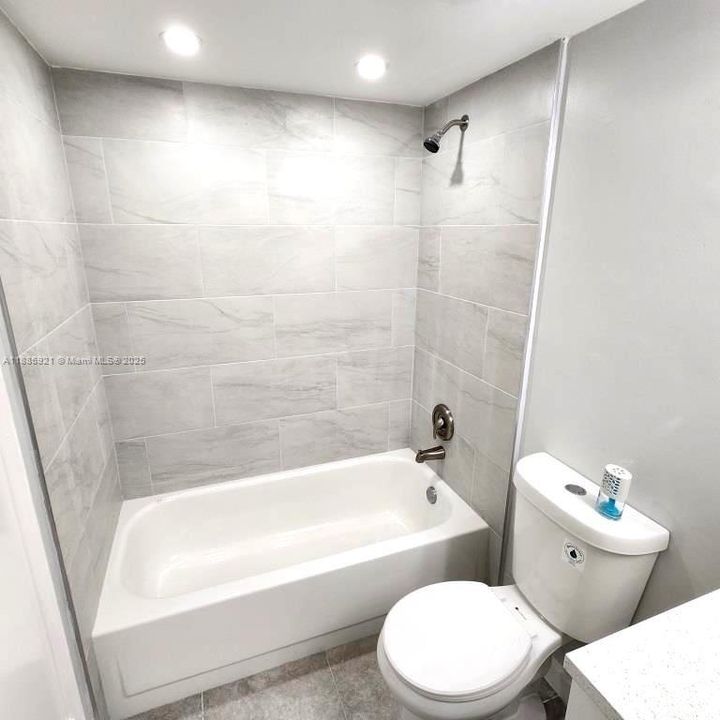 En Venta: $227,500 (2 camas, 2 baños, 972 Pies cuadrados)