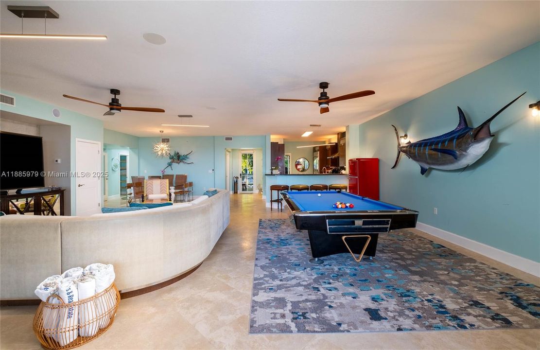 На продажу: $2,149,999 (5 спален, 3 ванн, 2635 Квадратных фут)