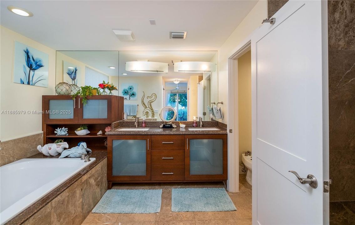 На продажу: $2,149,999 (5 спален, 3 ванн, 2635 Квадратных фут)