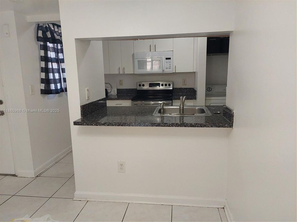 最近售出: $249,900 (3 贝兹, 2 浴室, 1266 平方英尺)