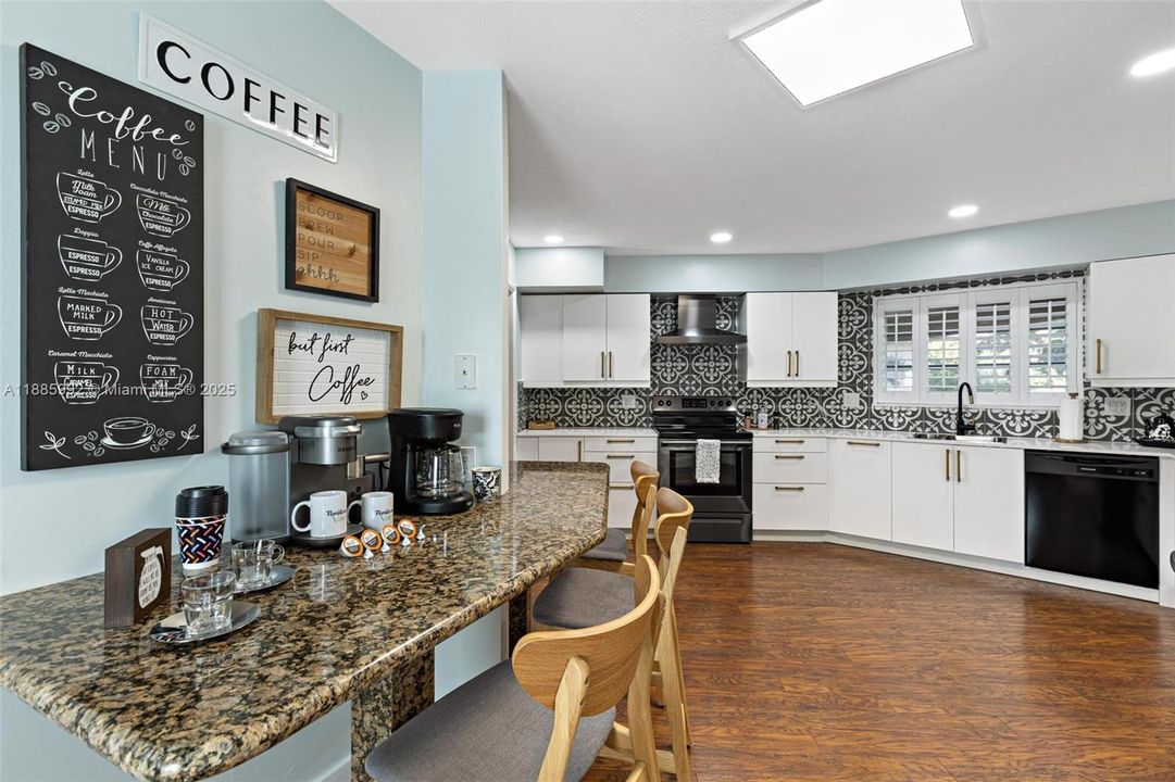 待售: $1,630,000 (3 贝兹, 2 浴室, 1888 平方英尺)