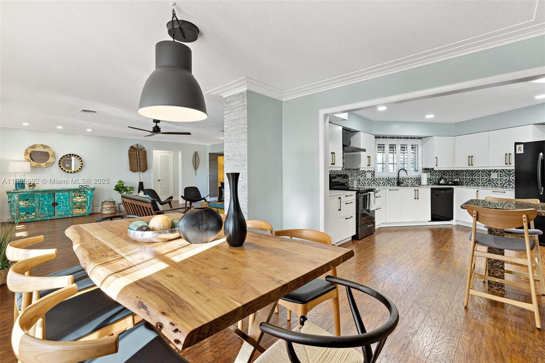 待售: $1,630,000 (3 贝兹, 2 浴室, 1888 平方英尺)