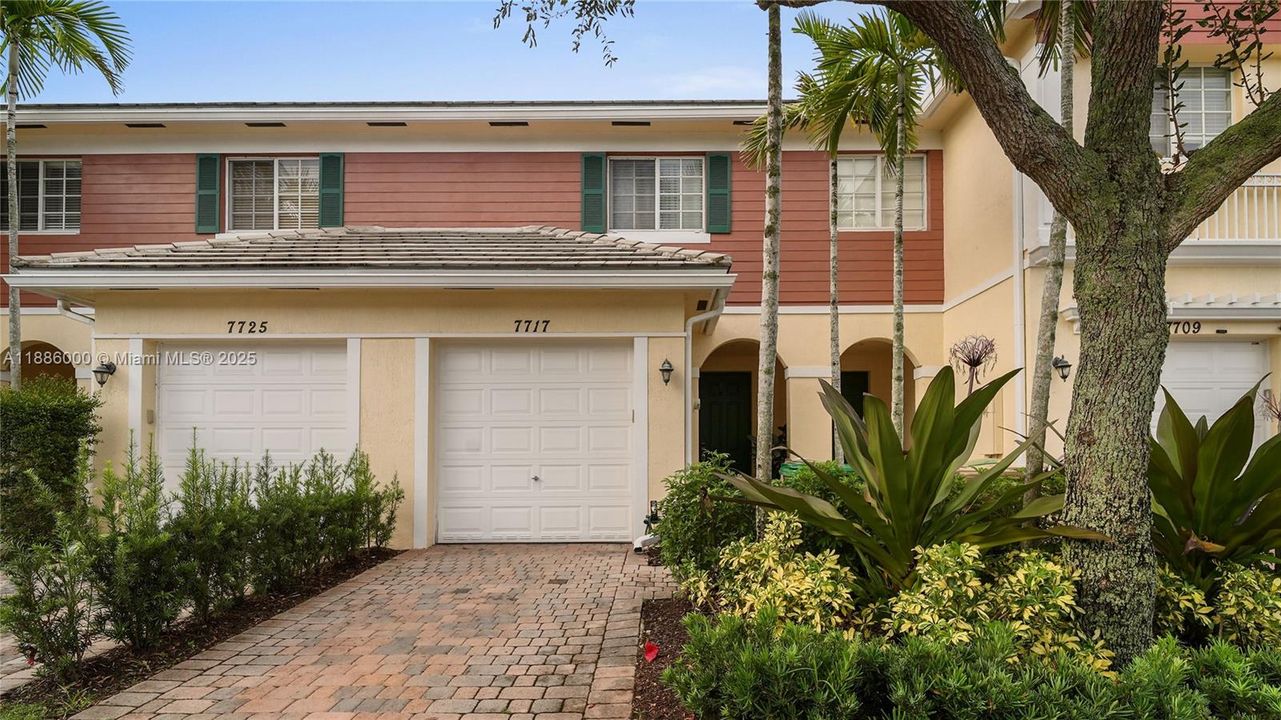 На продажу: $450,000 (2 спален, 2 ванн, 1600 Квадратных фут)