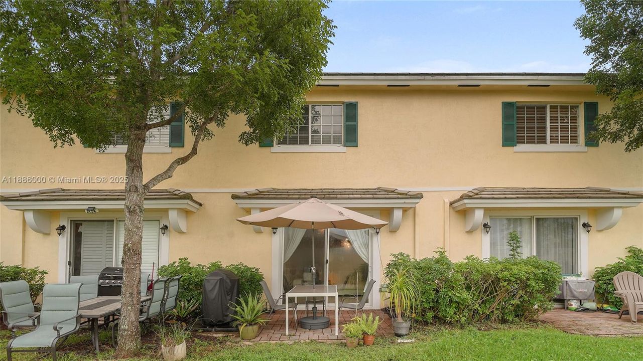 На продажу: $450,000 (2 спален, 2 ванн, 1600 Квадратных фут)