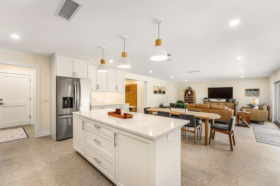 Kitchen-Lliving