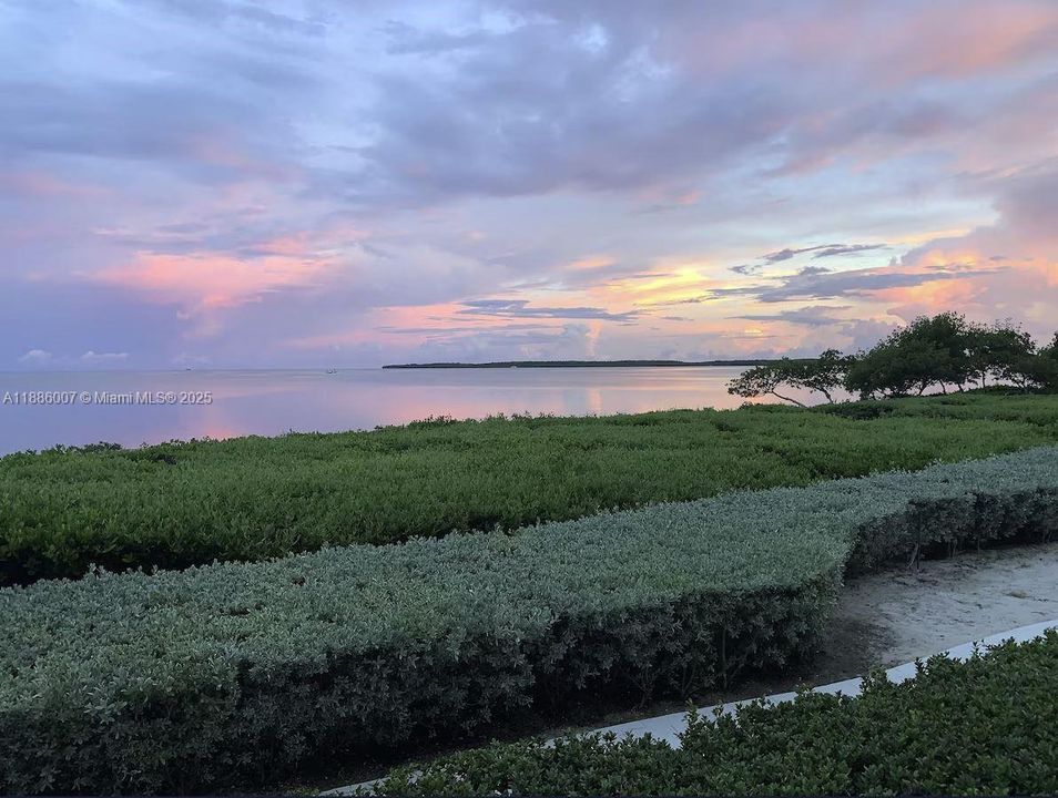 For Sale: $1,800,000 (3 beds, 2 baths, 1876 Square Feet)