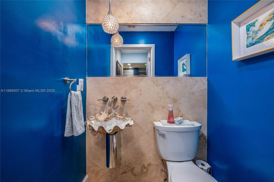 For Sale: $1,800,000 (3 beds, 2 baths, 1876 Square Feet)