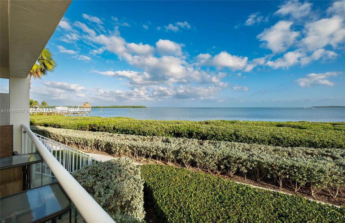 For Sale: $1,800,000 (3 beds, 2 baths, 1876 Square Feet)