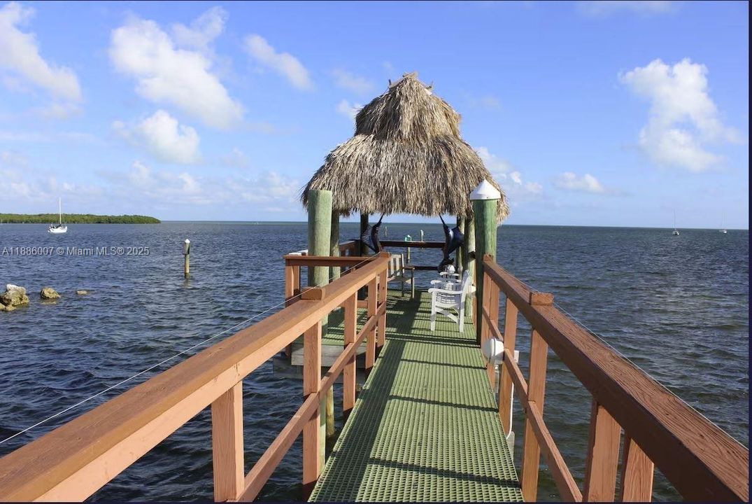 For Sale: $1,800,000 (3 beds, 2 baths, 1876 Square Feet)