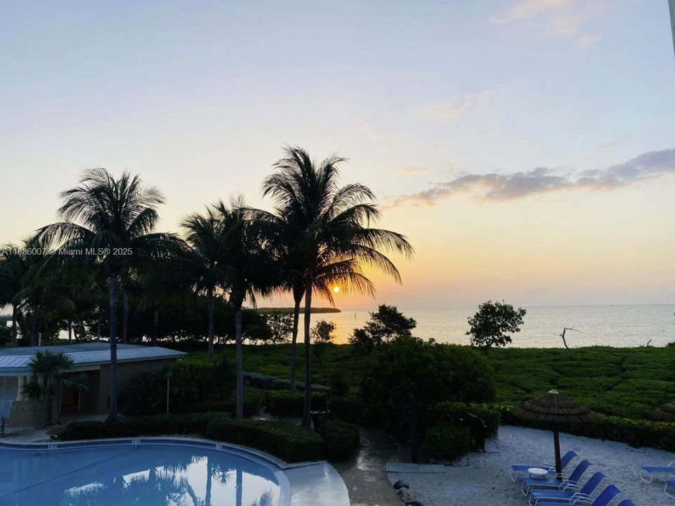 For Sale: $1,800,000 (3 beds, 2 baths, 1876 Square Feet)