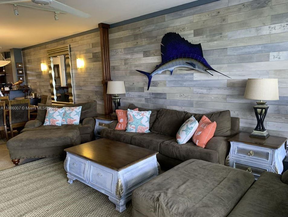 For Sale: $1,800,000 (3 beds, 2 baths, 1876 Square Feet)