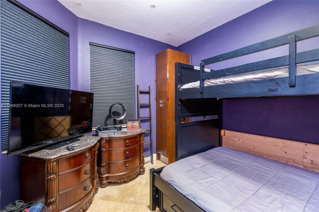 For Sale: $1,800,000 (3 beds, 2 baths, 1876 Square Feet)