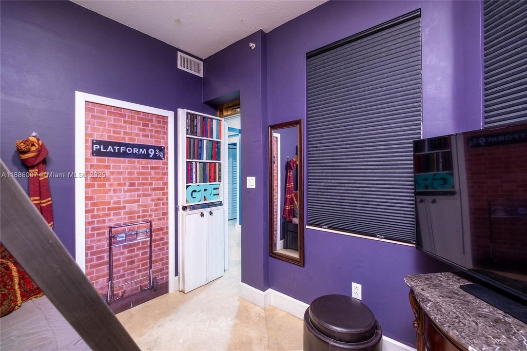 For Sale: $1,800,000 (3 beds, 2 baths, 1876 Square Feet)