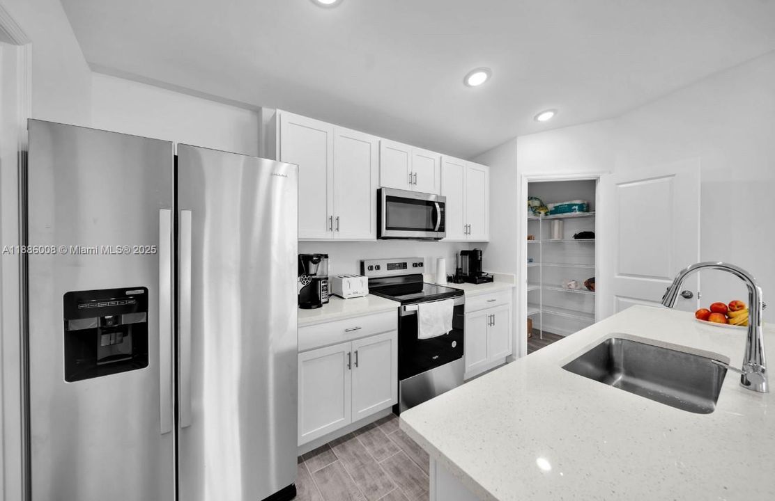 待售: $284,500 (3 贝兹, 2 浴室, 0 平方英尺)