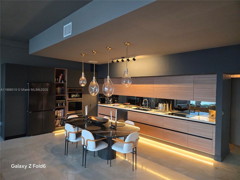 Vendido Recientemente: $1,150,000 (2 camas, 2 baños, 1815 Pies cuadrados)