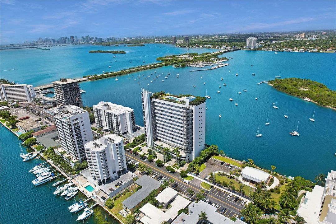 Vendido Recientemente: $1,150,000 (2 camas, 2 baños, 1815 Pies cuadrados)