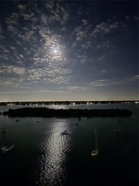 Vendido Recientemente: $1,150,000 (2 camas, 2 baños, 1815 Pies cuadrados)