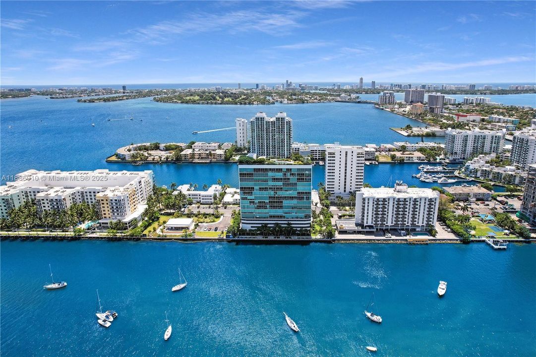 Vendido Recientemente: $1,150,000 (2 camas, 2 baños, 1815 Pies cuadrados)