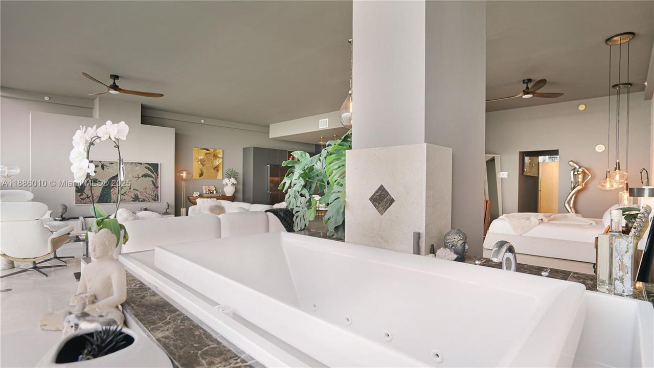 Vendido Recientemente: $1,150,000 (2 camas, 2 baños, 1815 Pies cuadrados)