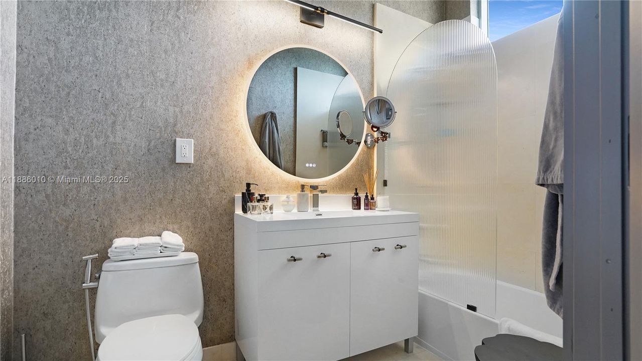 Vendido Recientemente: $1,150,000 (2 camas, 2 baños, 1815 Pies cuadrados)