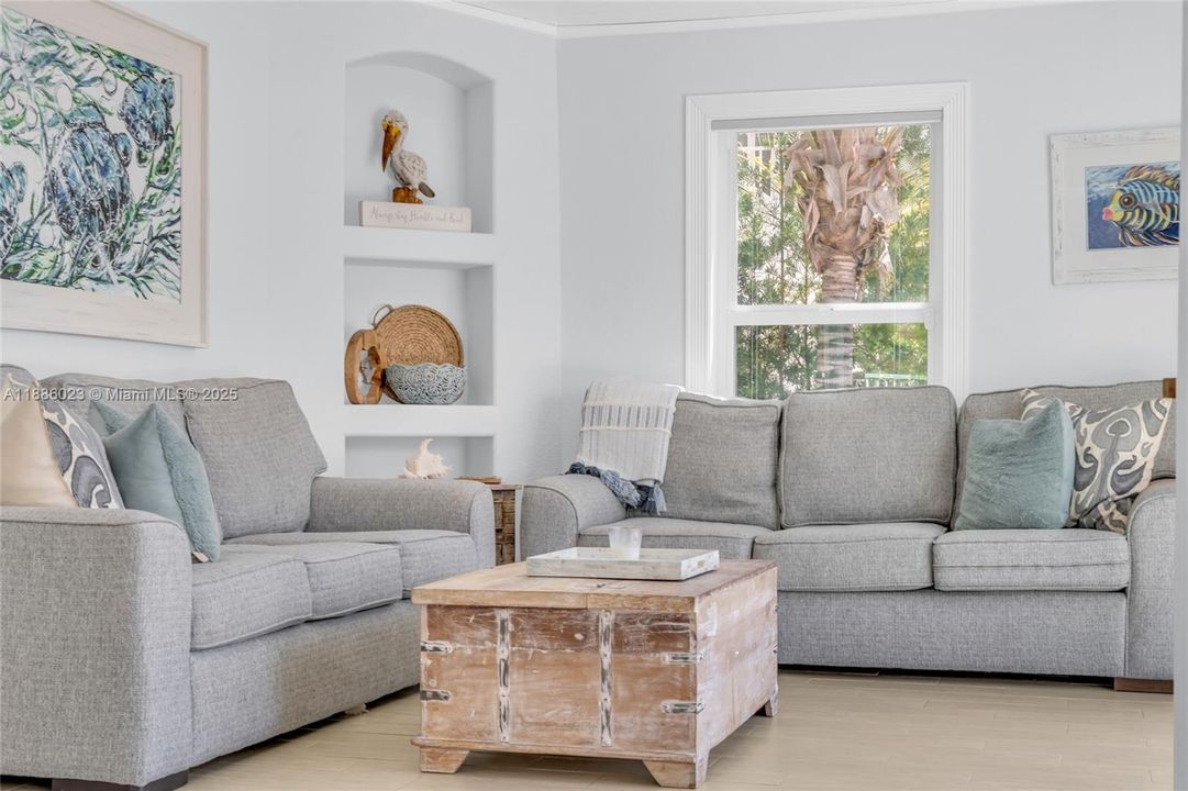 En Venta: $2,399,500 (4 camas, 3 baños, 2445 Pies cuadrados)