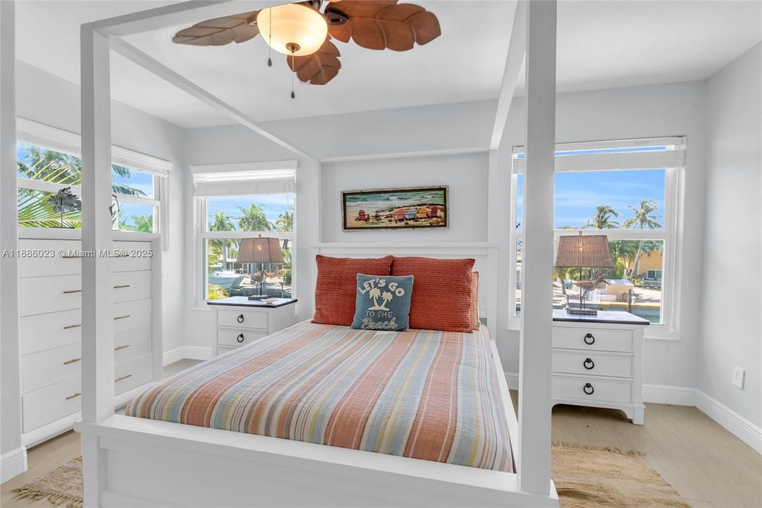 En Venta: $2,399,500 (4 camas, 3 baños, 2445 Pies cuadrados)