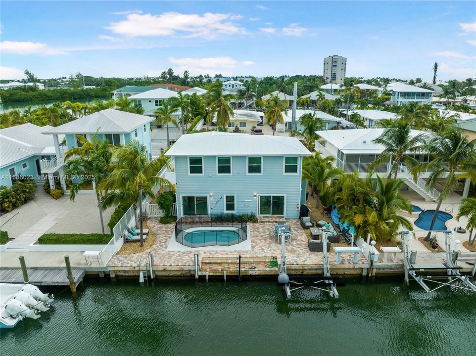 En Venta: $2,399,500 (4 camas, 3 baños, 2445 Pies cuadrados)