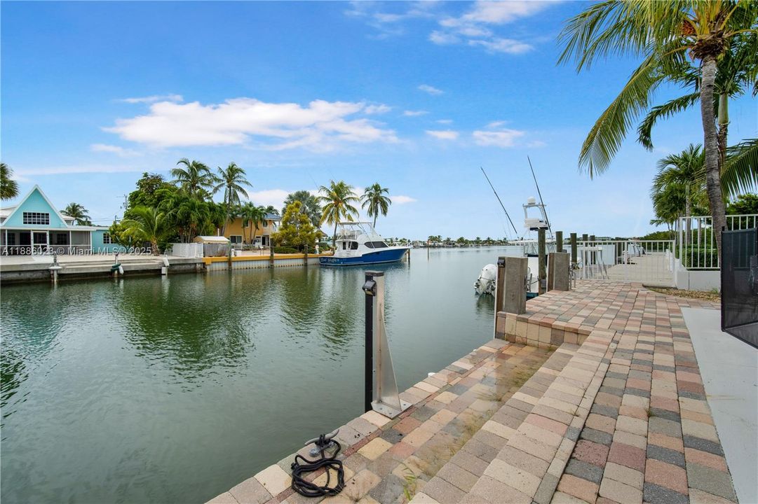 En Venta: $2,399,500 (4 camas, 3 baños, 2445 Pies cuadrados)