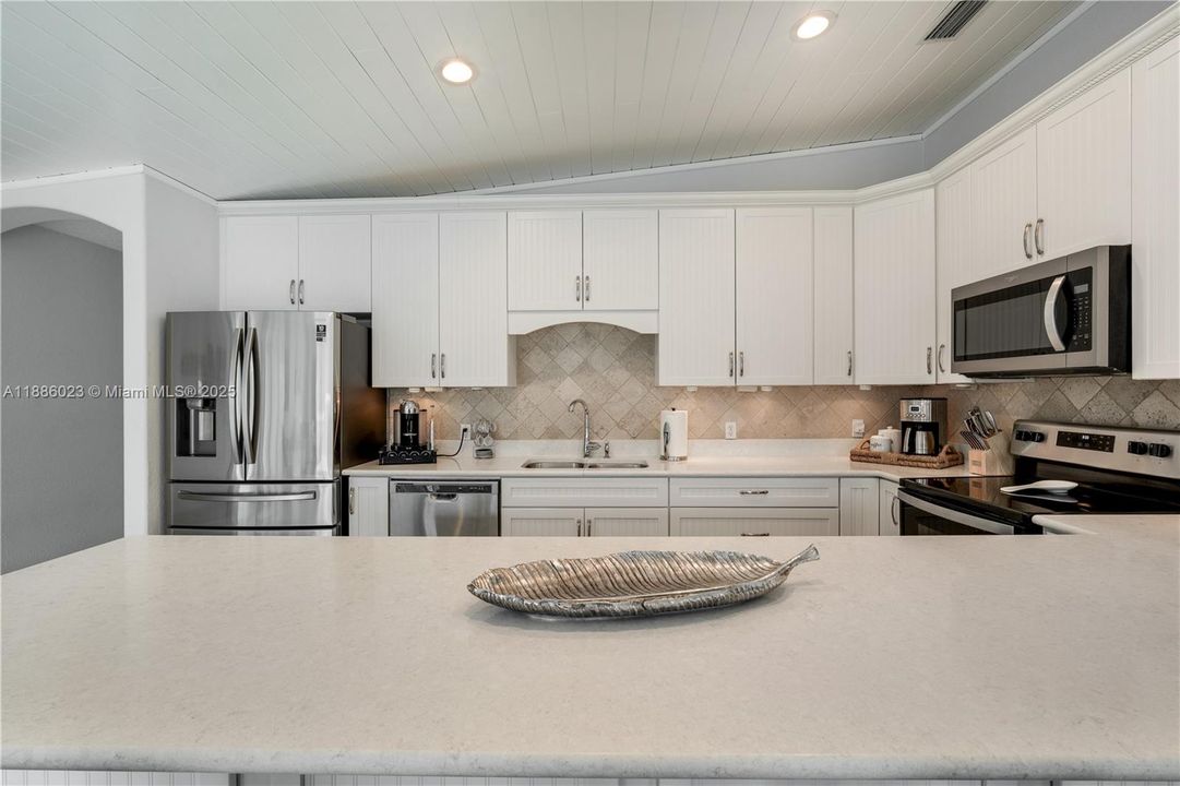 En Venta: $2,399,500 (4 camas, 3 baños, 2445 Pies cuadrados)