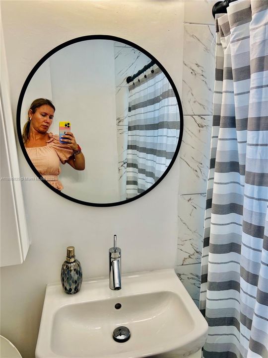 待售: $204,000 (1 贝兹, 1 浴室, 407 平方英尺)