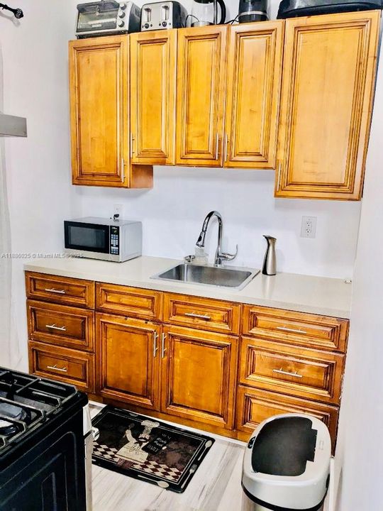 待售: $204,000 (1 贝兹, 1 浴室, 407 平方英尺)