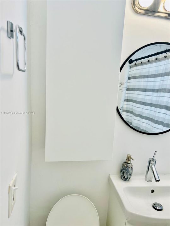 待售: $204,000 (1 贝兹, 1 浴室, 407 平方英尺)