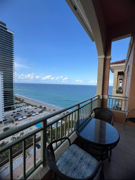 For Rent: $5,000 (2 beds, 2 baths, 1165 Square Feet)