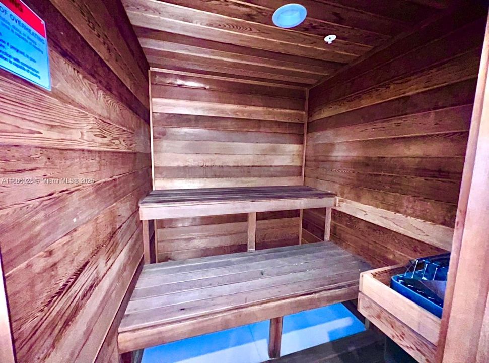 For Rent: $5,000 (2 beds, 2 baths, 1165 Square Feet)