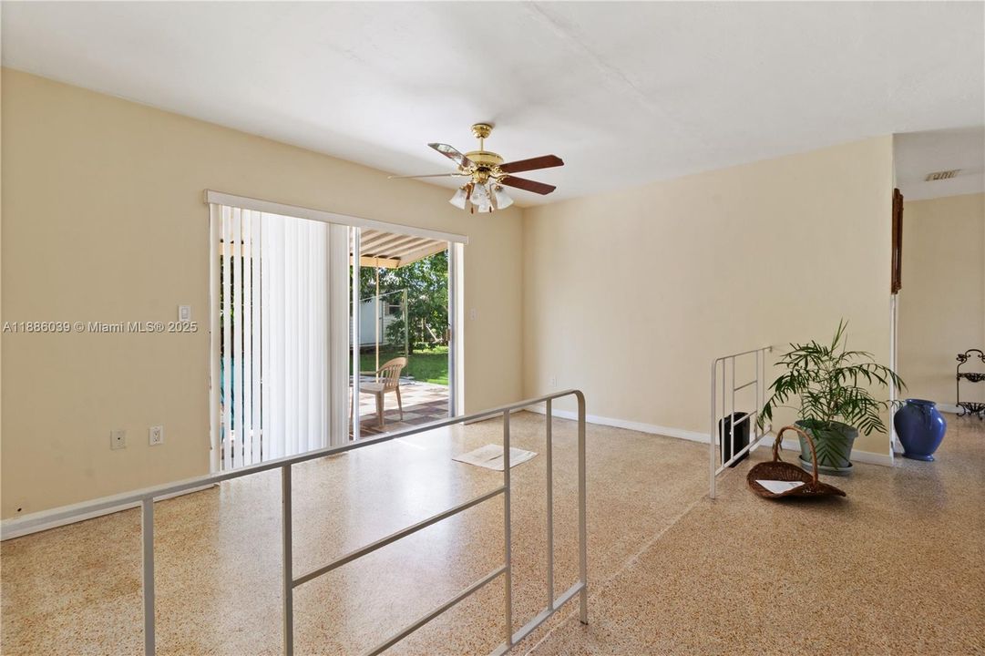 Recently Sold: $680,000 (4 beds, 2 baths, 1395 Square Feet)