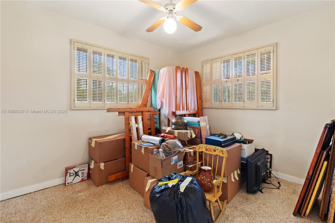 Recently Sold: $680,000 (4 beds, 2 baths, 1395 Square Feet)