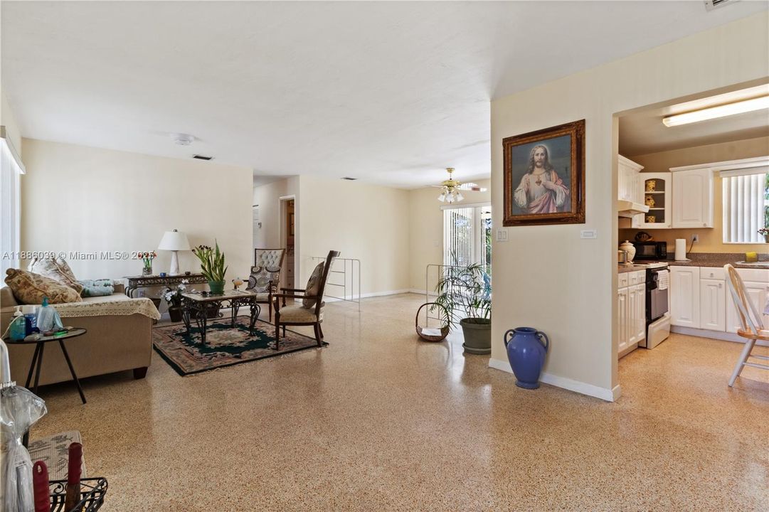 Recently Sold: $680,000 (4 beds, 2 baths, 1395 Square Feet)