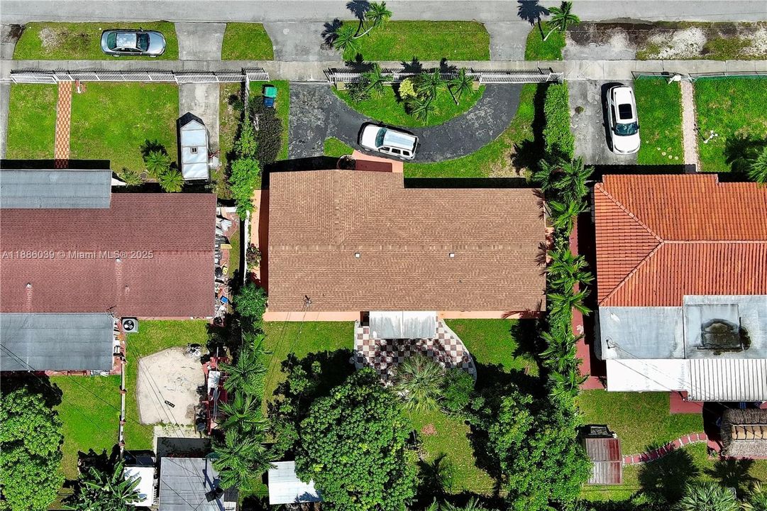 Recently Sold: $680,000 (4 beds, 2 baths, 1395 Square Feet)