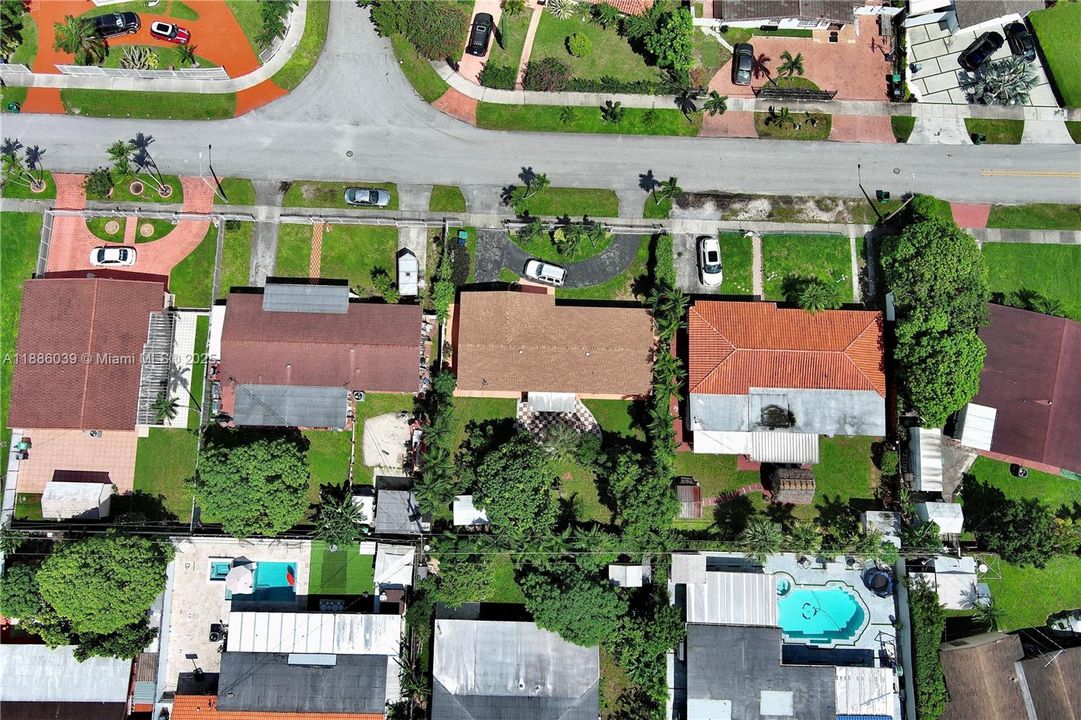 Recently Sold: $680,000 (4 beds, 2 baths, 1395 Square Feet)