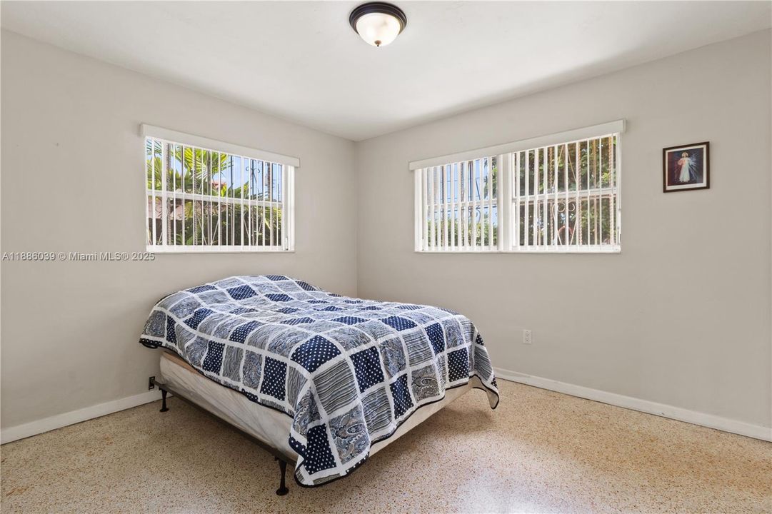 Recently Sold: $680,000 (4 beds, 2 baths, 1395 Square Feet)