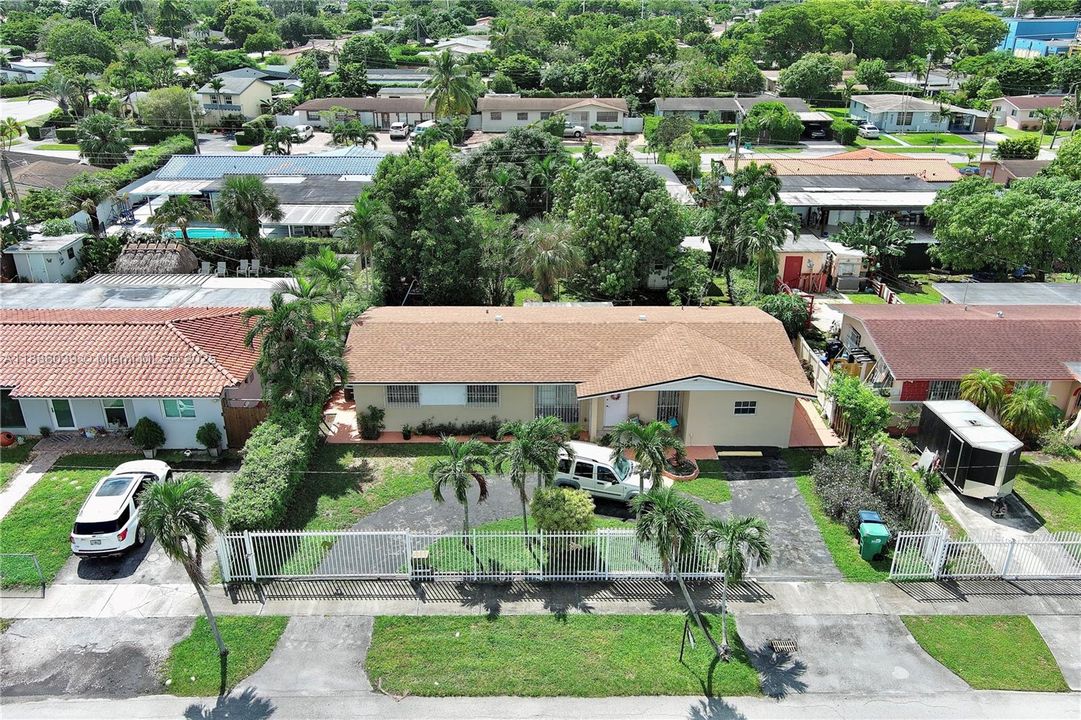 Recently Sold: $680,000 (4 beds, 2 baths, 1395 Square Feet)