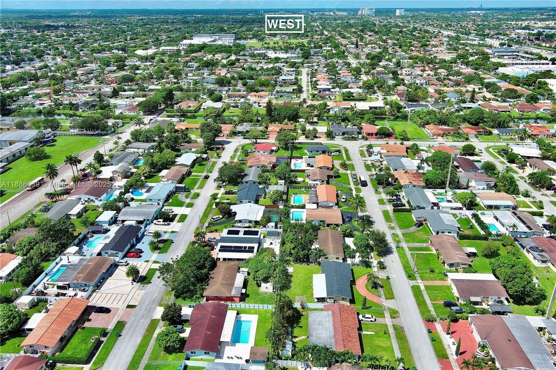 Recently Sold: $680,000 (4 beds, 2 baths, 1395 Square Feet)