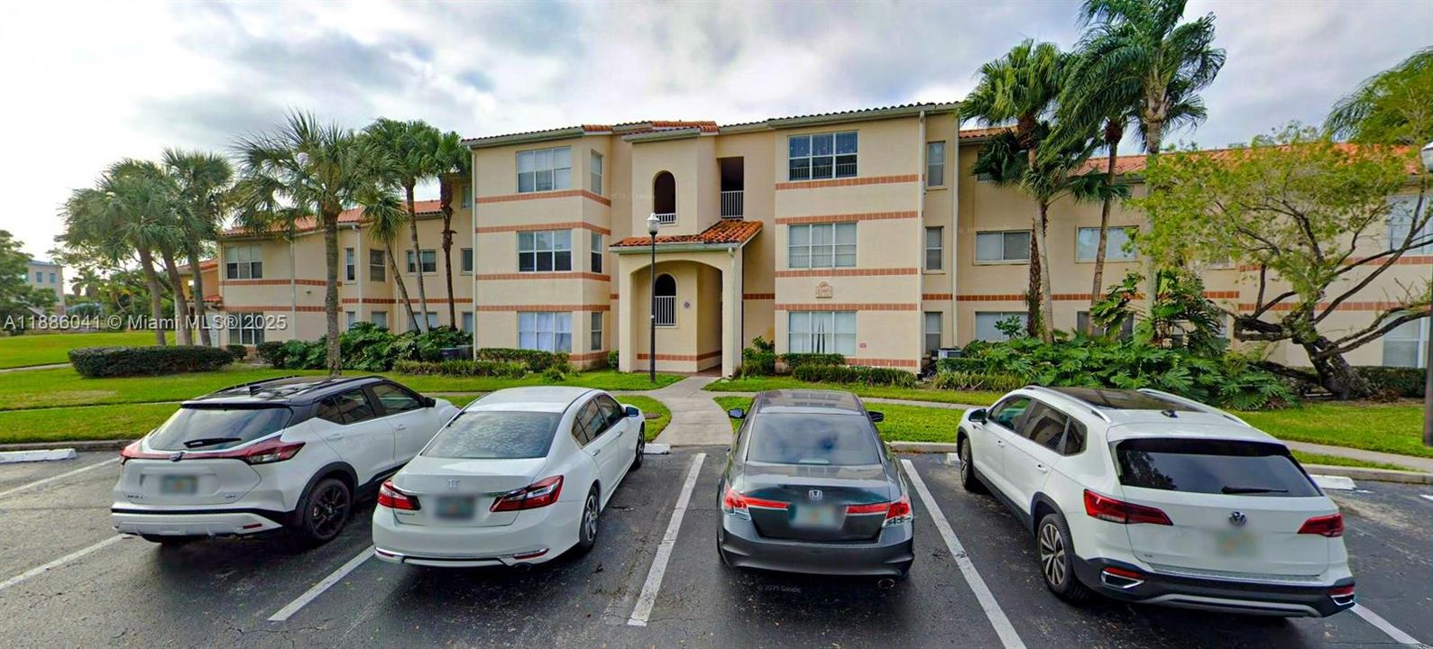 Active With Contract: $179,500 (2 beds, 1 baths, 912 Square Feet)