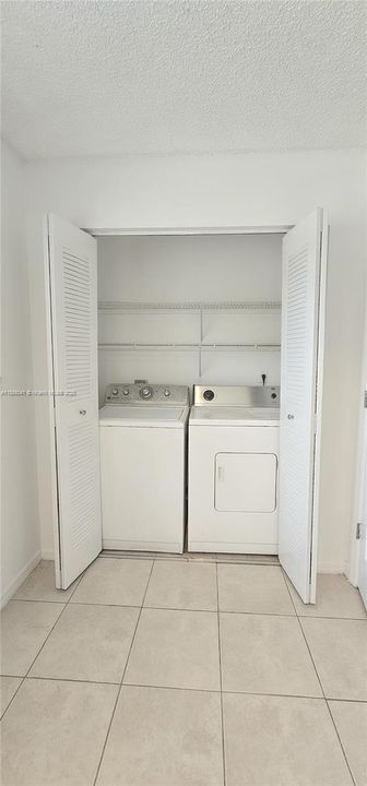 Active With Contract: $179,500 (2 beds, 1 baths, 912 Square Feet)