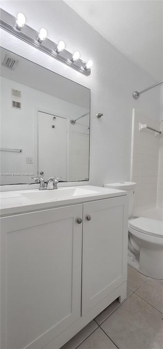 Active With Contract: $179,500 (2 beds, 1 baths, 912 Square Feet)