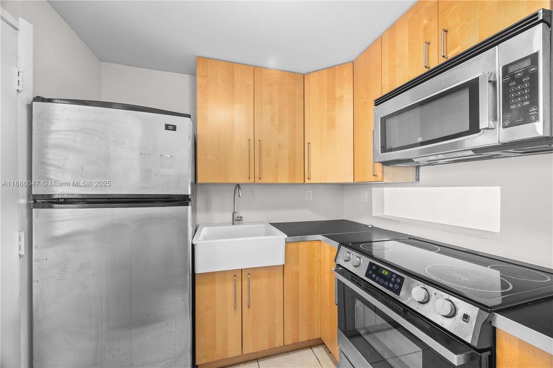 待售: $165,000 (1 贝兹, 1 浴室, 780 平方英尺)