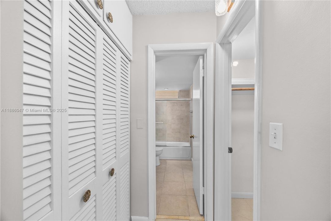 待售: $165,000 (1 贝兹, 1 浴室, 780 平方英尺)