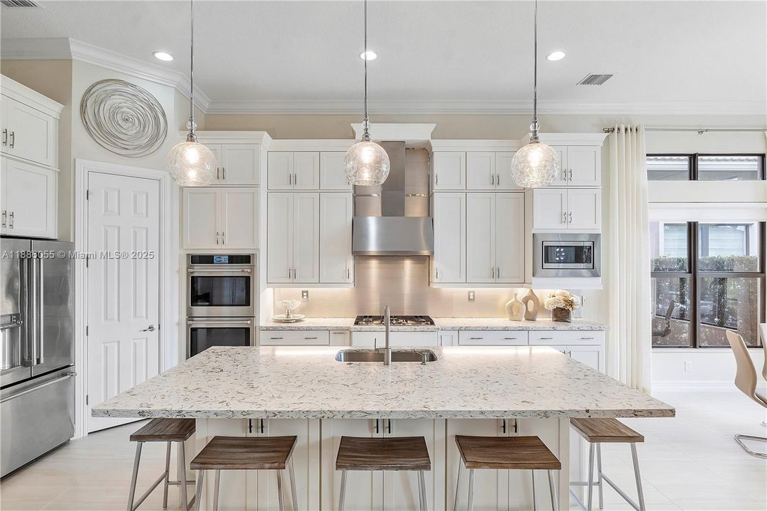 Недавно продано: $980,000 (3 спален, 2 ванн, 2692 Квадратных фут)